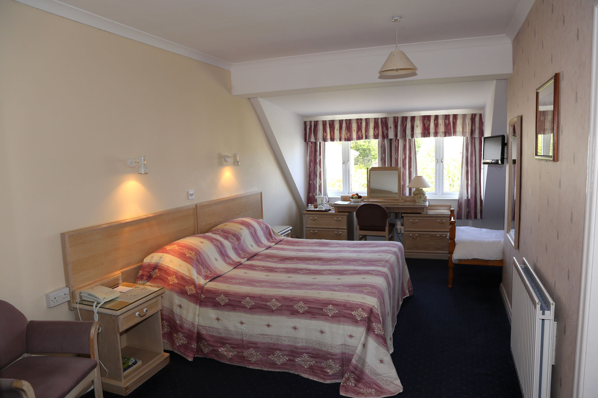 Beausite Hotel Grouville Экстерьер фото